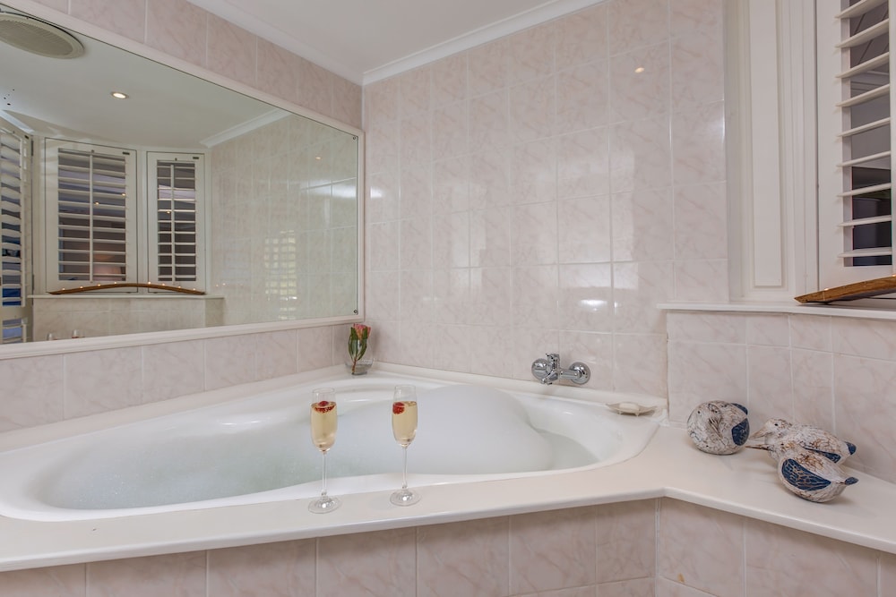 Amanzi Island Boutique Hotel
