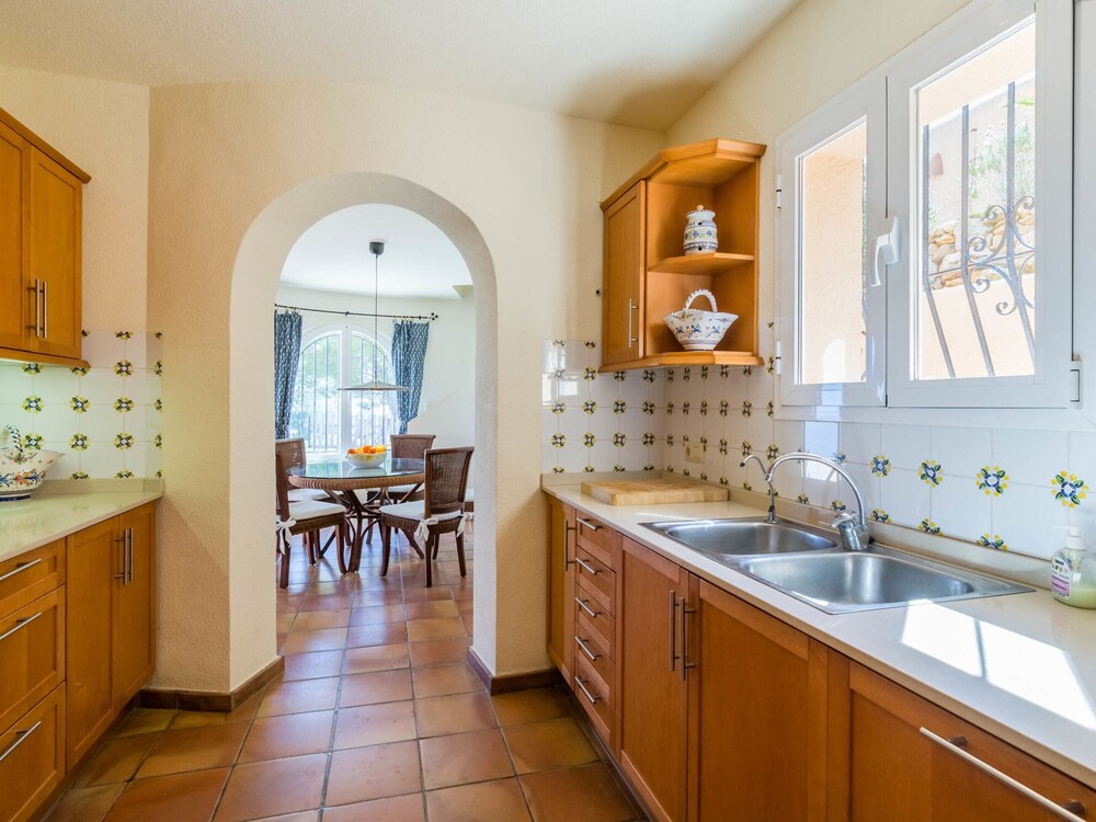 Villa With Sea Breeze Charm photo 5