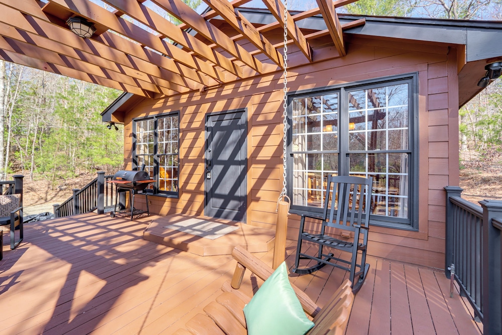 1 Mi to Nottely Lake: Home w/ Furnished Deck!
