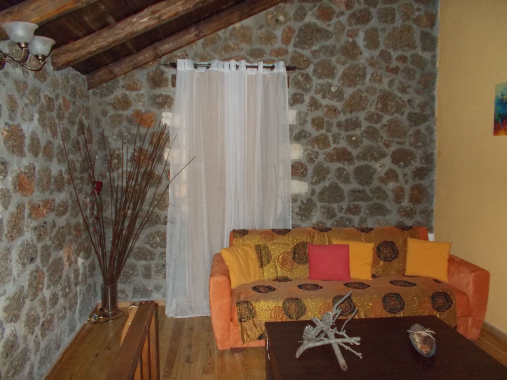 Theasis Guesthouse