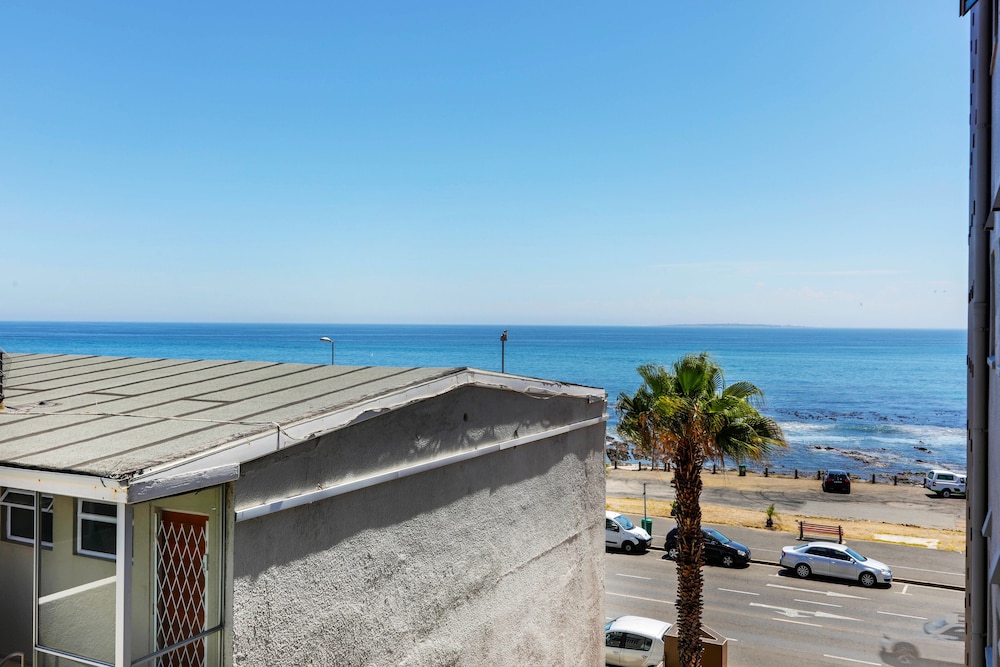Mouille Point Apartment