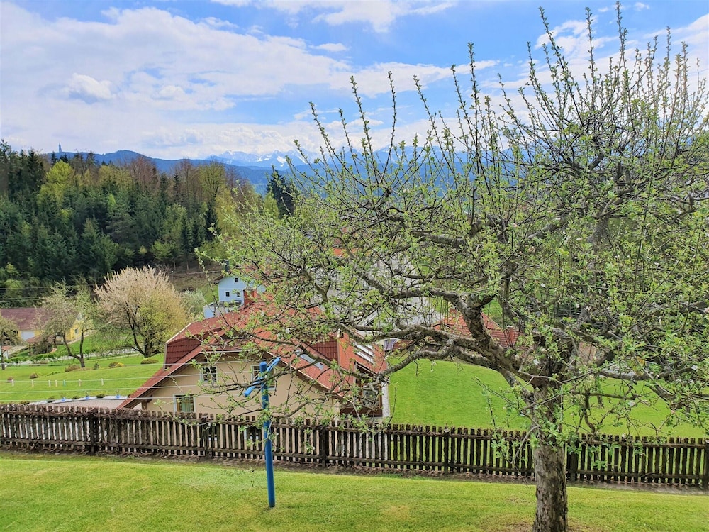 Apartment by Worthersee With Pool