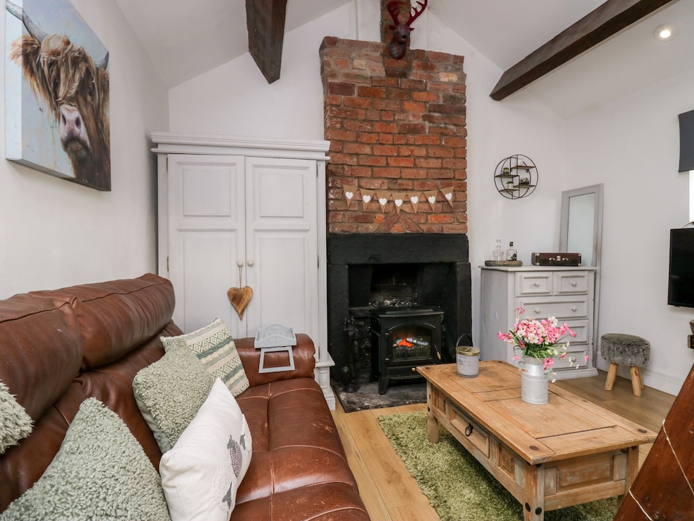 High Wreah Bolt Hole