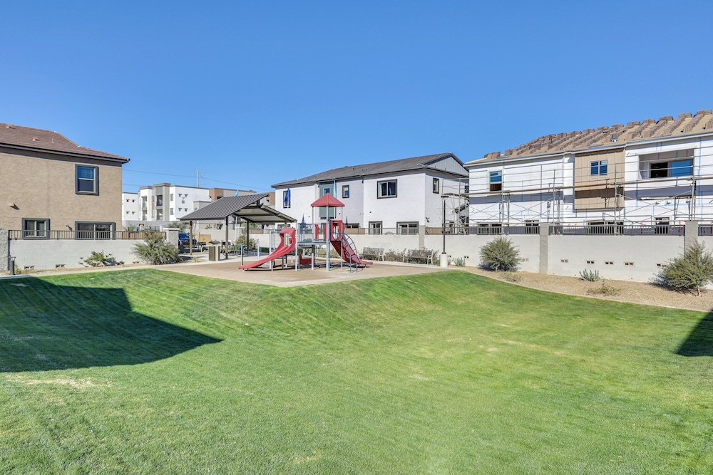 Community Pool & Hiking Trails: Deer Valley Condo