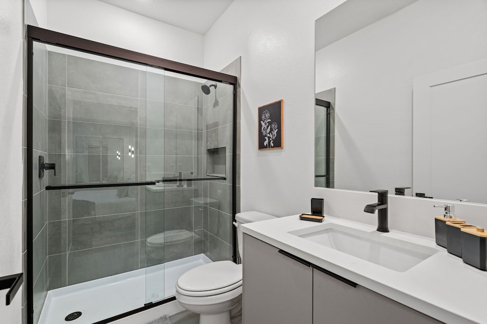 Best Stay Chic Design Themed Rooms Pool