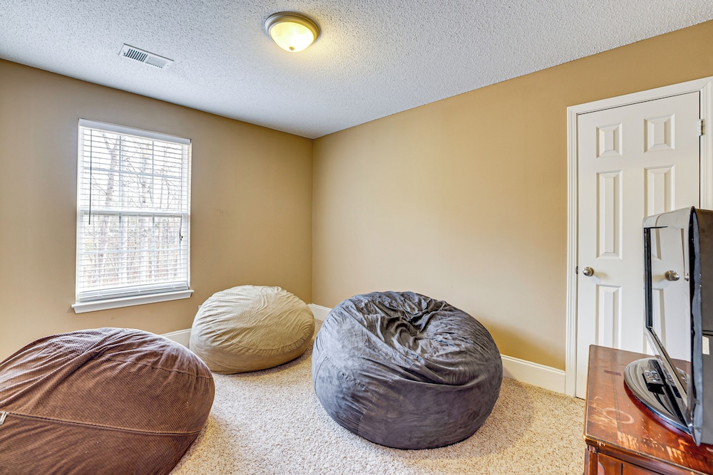 Wooded Trail On-site, Spacious Simpsonville Home