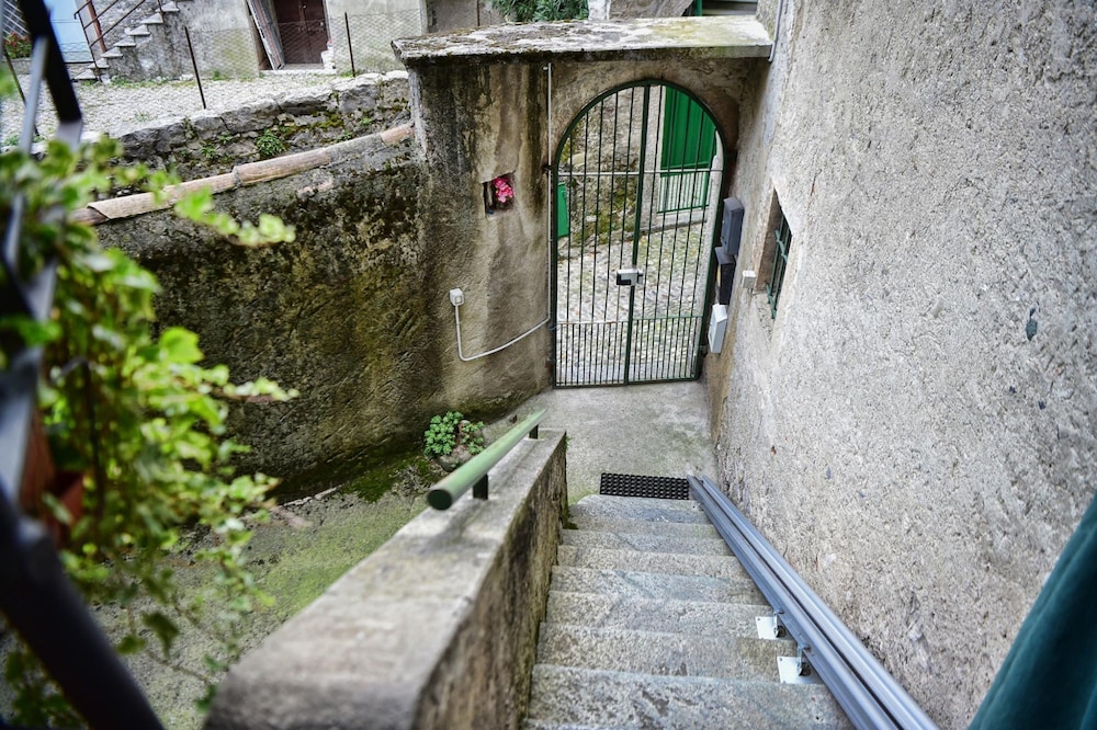 Photo 34
