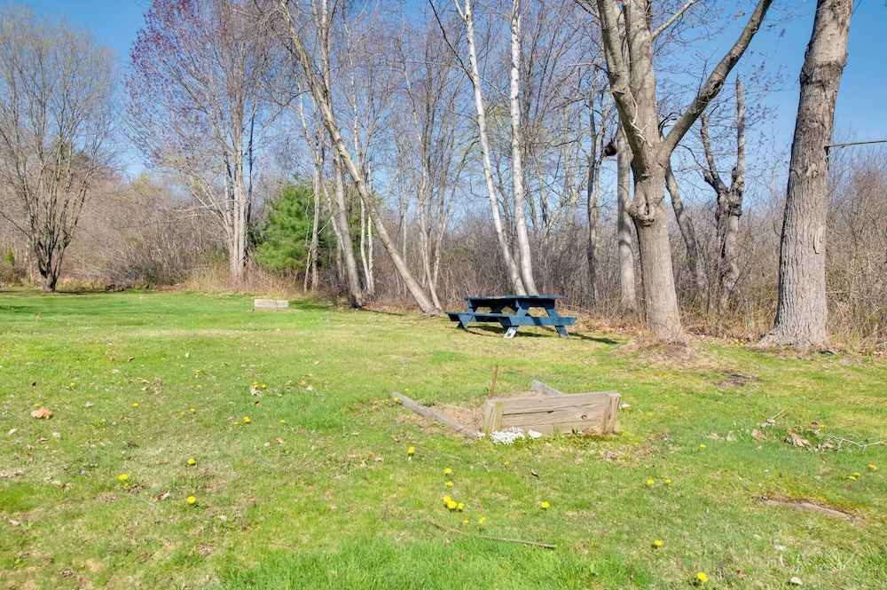 Near Beach & Downtown: York Cottage w/ Yard!