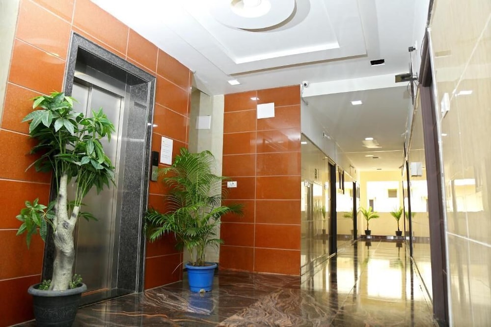 Lobby & Reception