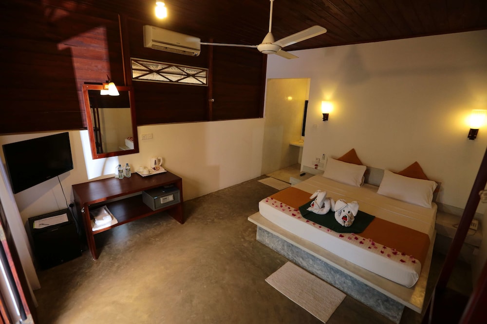 Lagoon Paradise Beach Resort