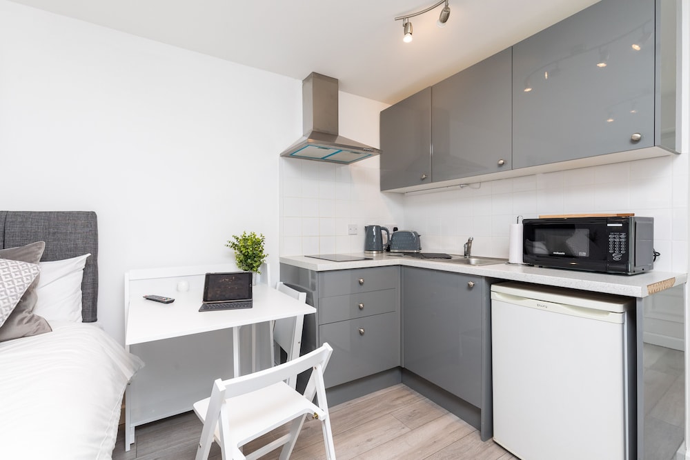 Findon Suite view 3