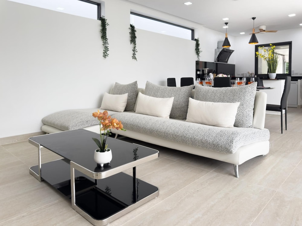 Stylish 3BR Pool Villa Lawan Villa (LWV1)