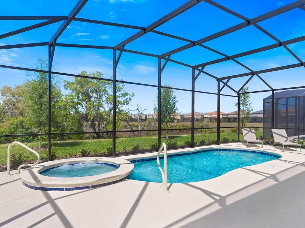 Upstay - Solterra Resort Home w Hot Tub and Pool view 2