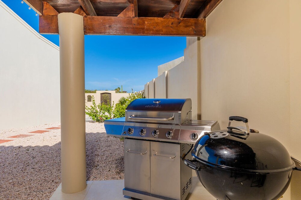 Spacious Renovated House Prvt Pool 5 min to Bch