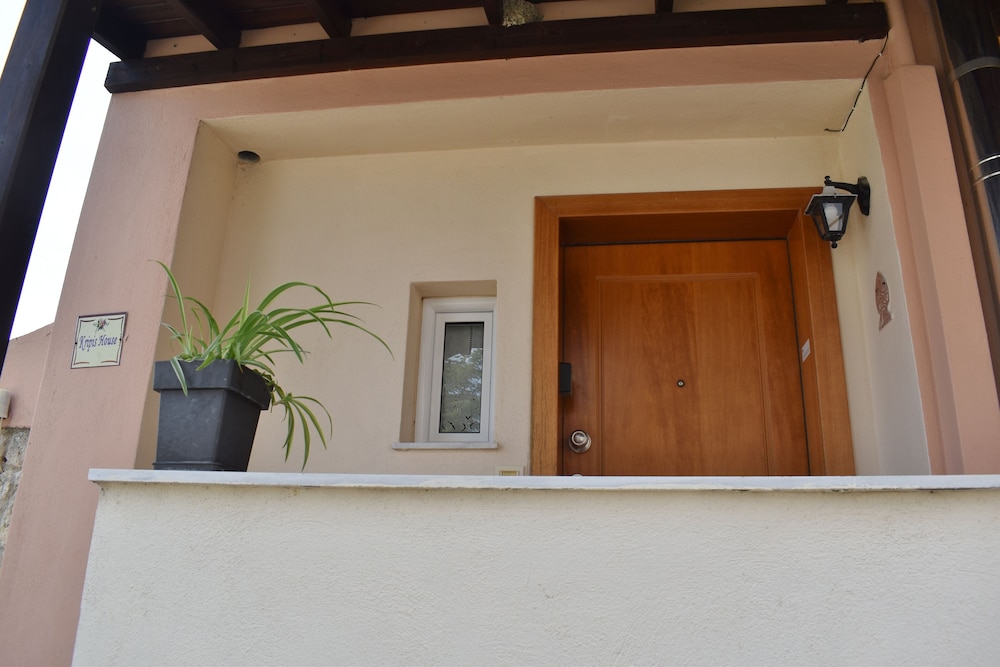 Kripis House