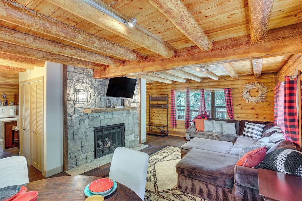 Cabin ~ 1 Mi to Lake Gregory & Hiking!