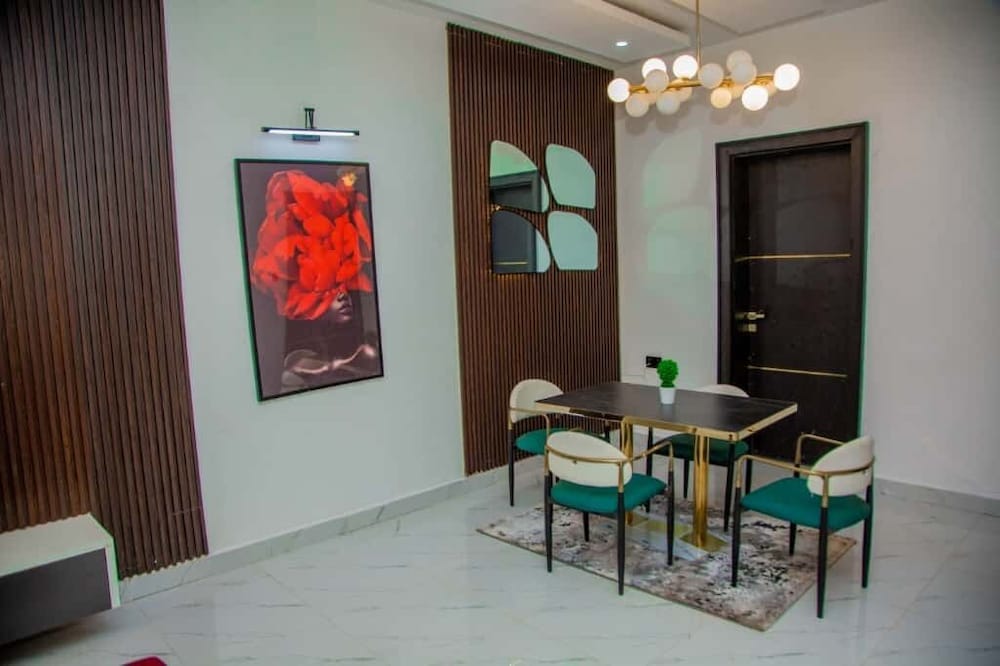 Aviv Luxury Homes