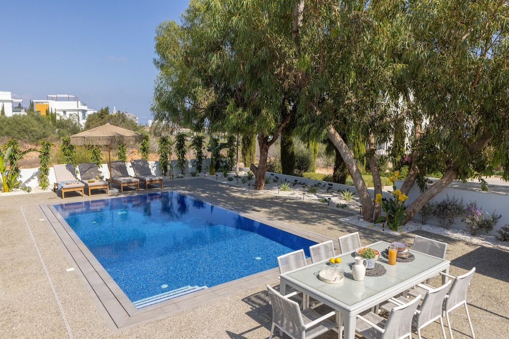Protaras Leomi Seaview Villa