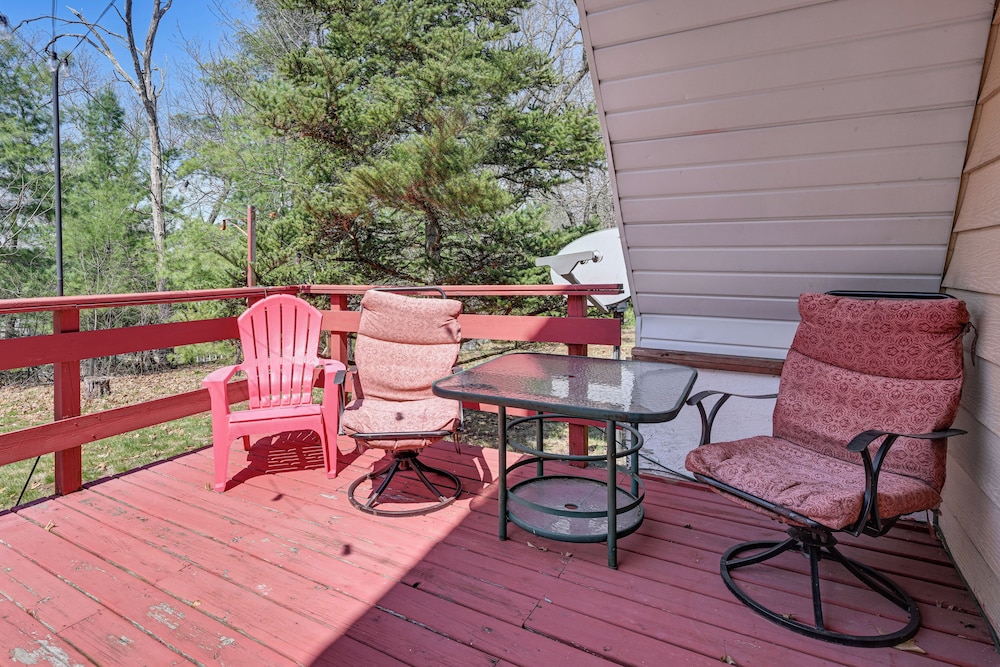 Unwind & Play: Cozy A-frame Getaway in Friendship!