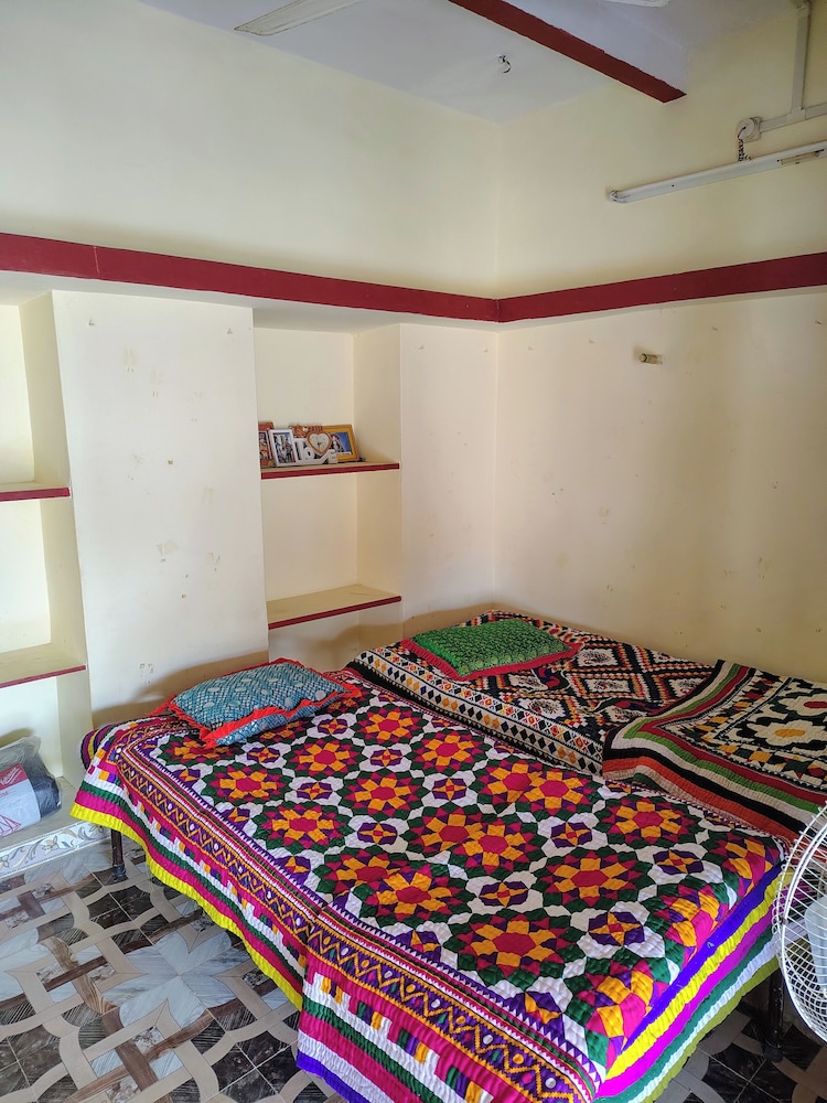 Kutchi Niwas Homestay Dholavira