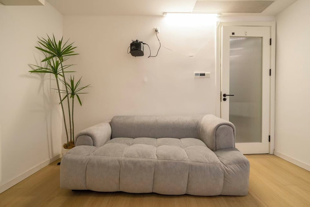 Book and Bed-People's Square