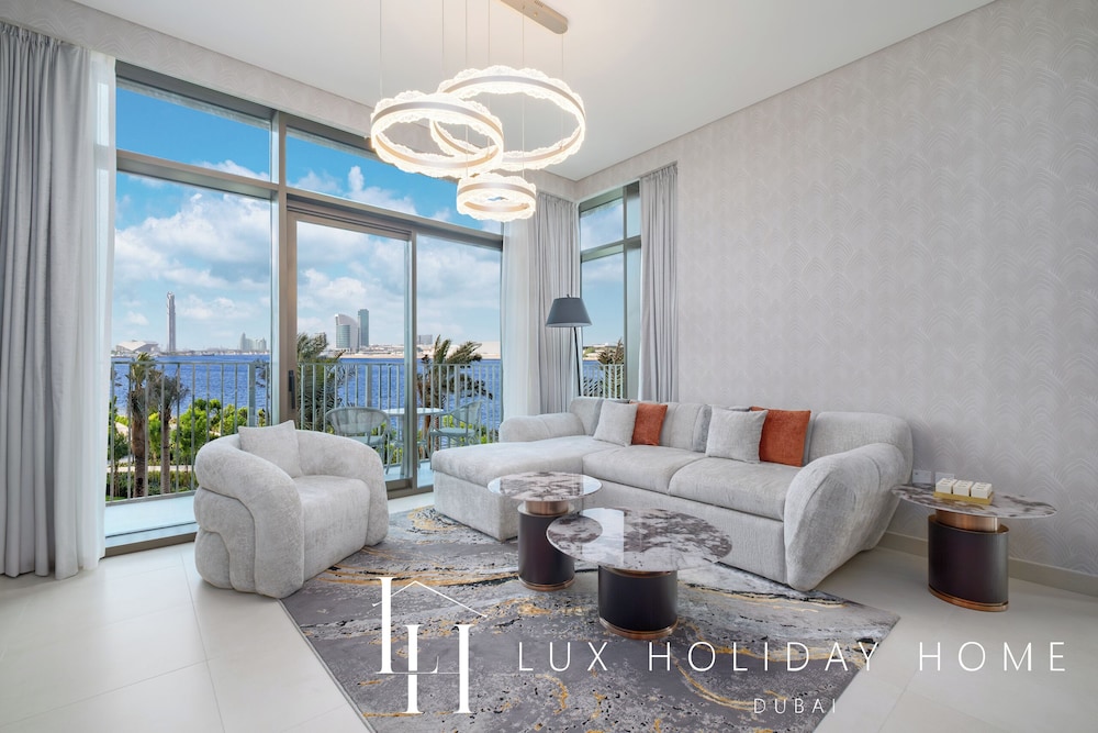 LUX The Creek Residence Suite