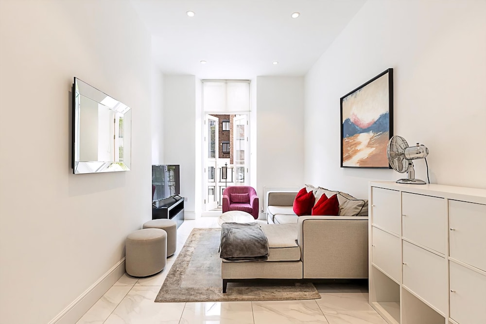 Stylish Two-bed Flat Near Oxford Circus