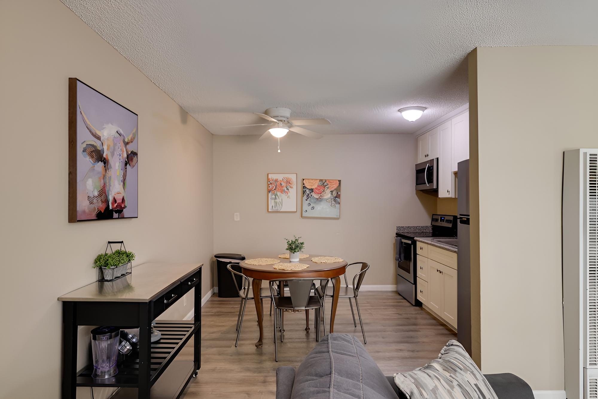 Fresno Apt Near Attractions, Shopping & Dining! view 3