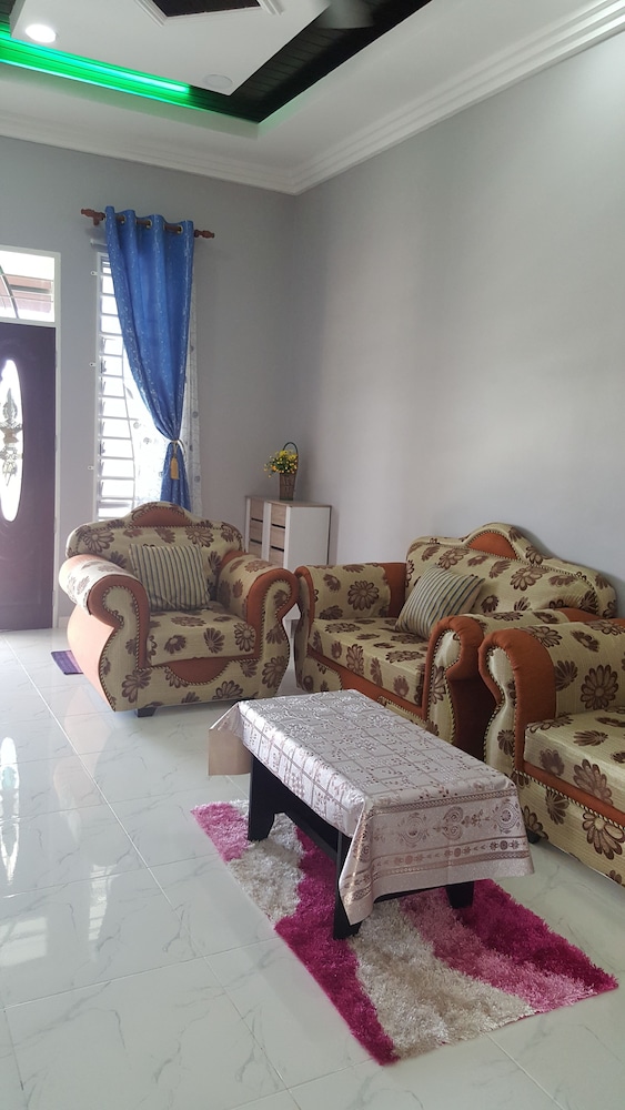 JF Wadi Sofea Homestay