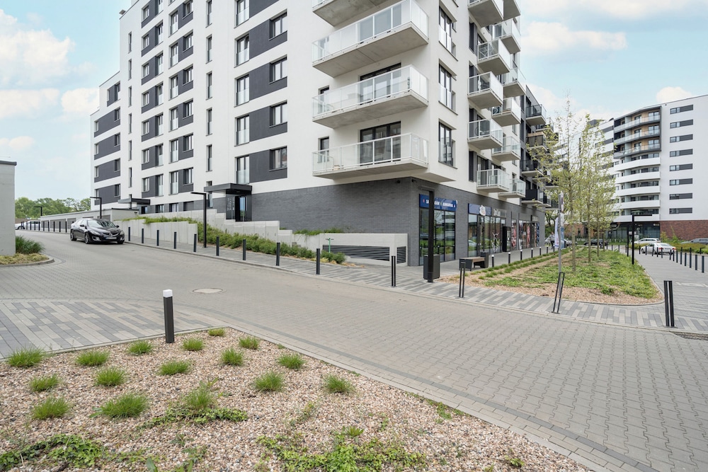 Białowieska Apartment Wrocław by Renters