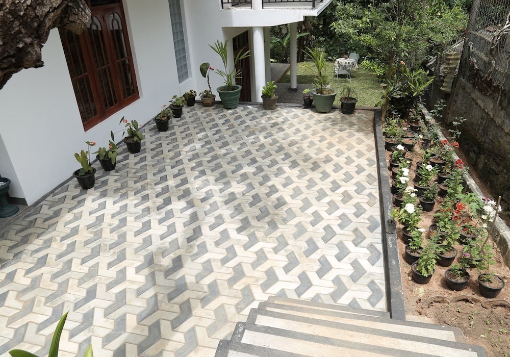 Miracle Villa