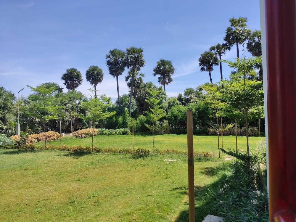 Hotel Rishi Gardens