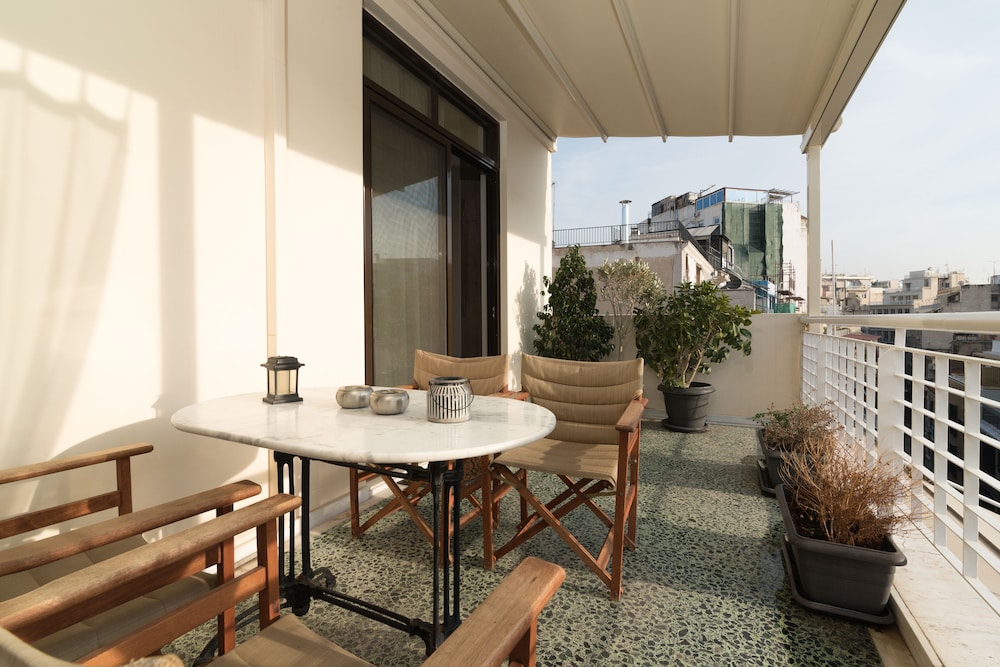 Acropolis Suites
