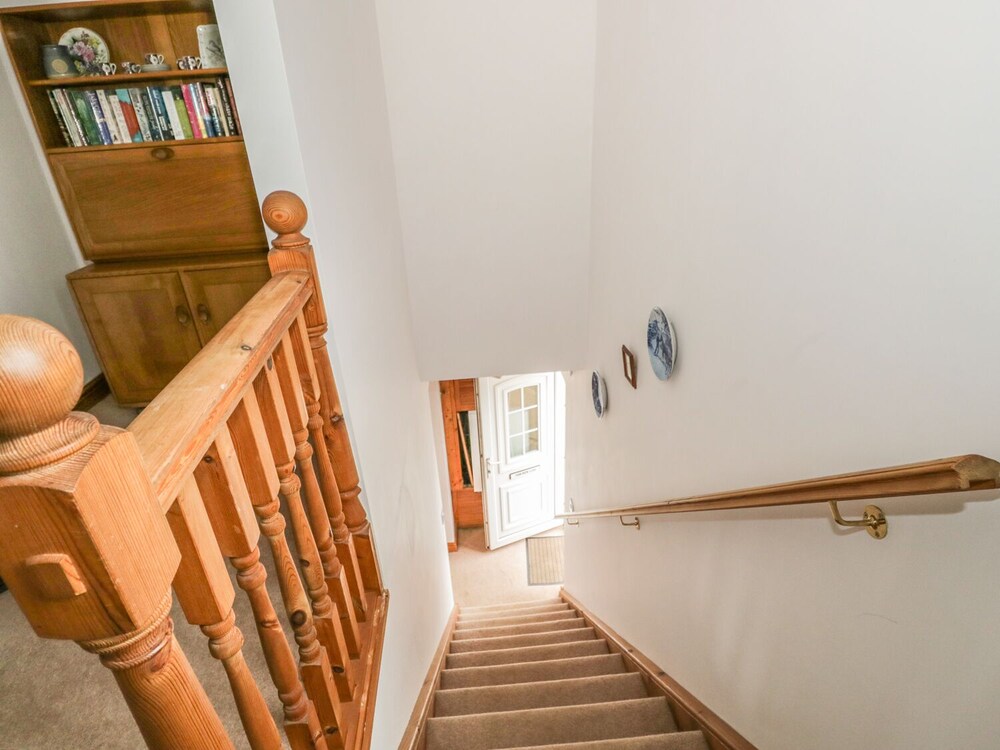 1 Park Nook Close view 5