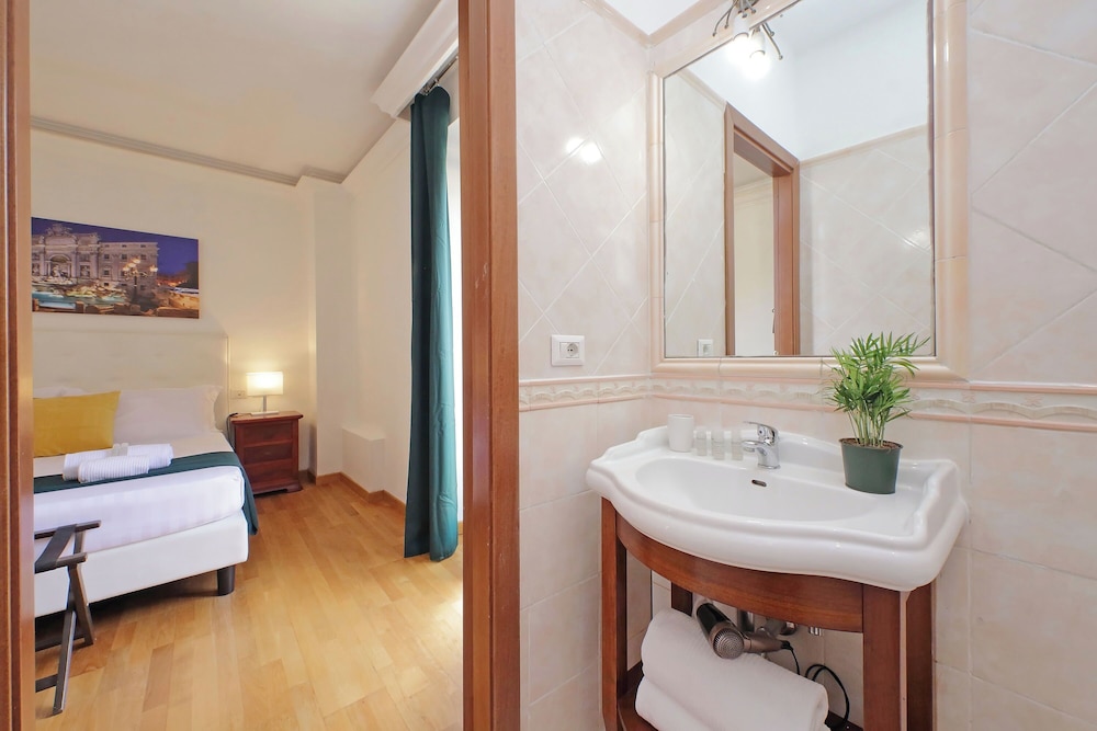 Romulus Rooms