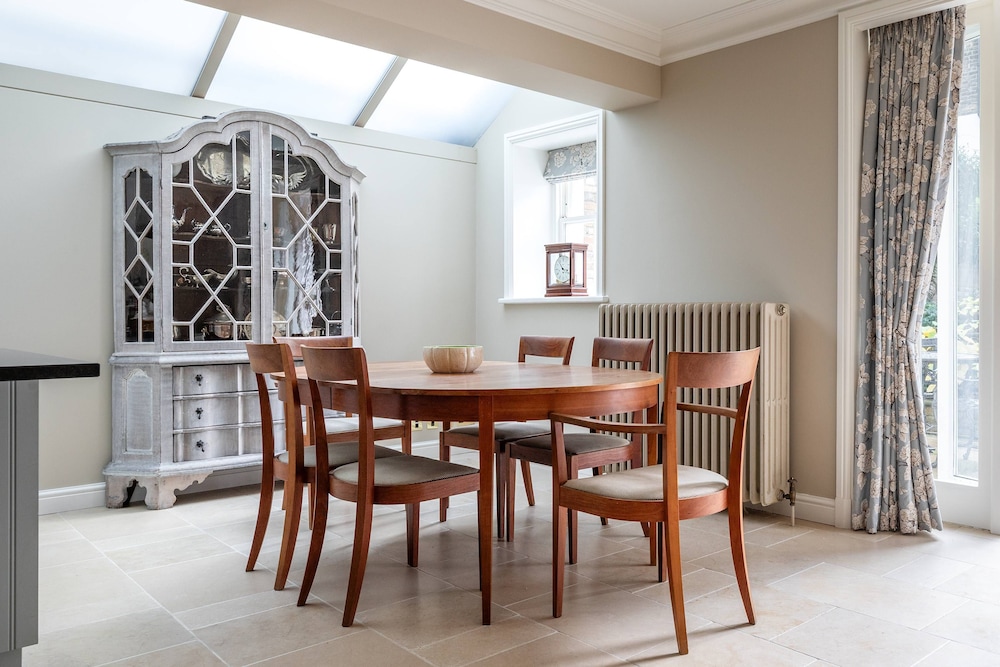 Earl's Court Square XI by Onefinestay