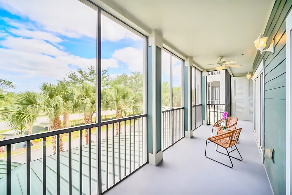 Tropical Styled Condo w Outdoor Pool and Hot Tub view 3