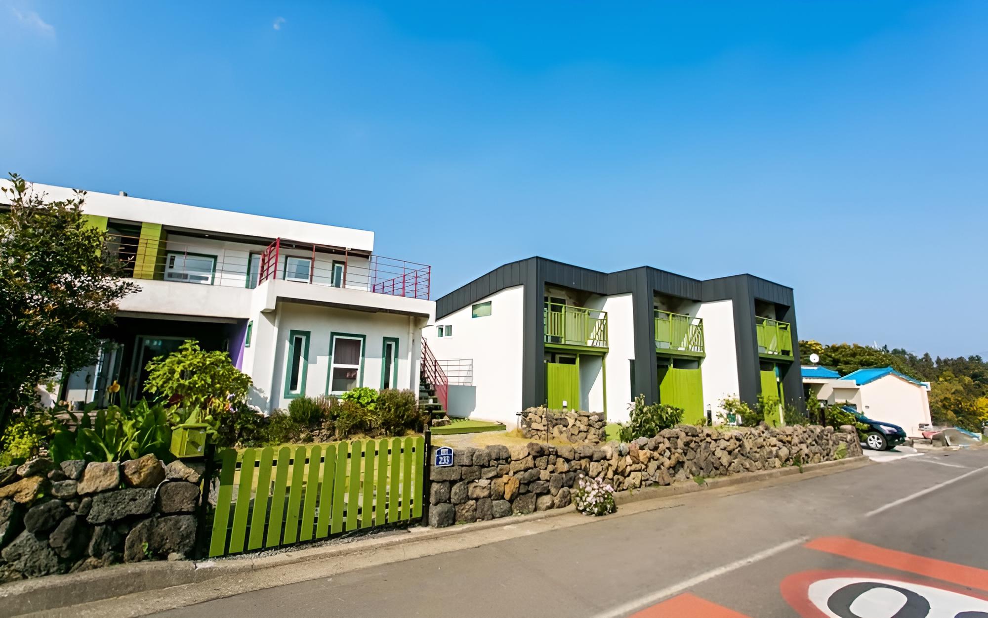Seogwipo Dudury Pension view 4