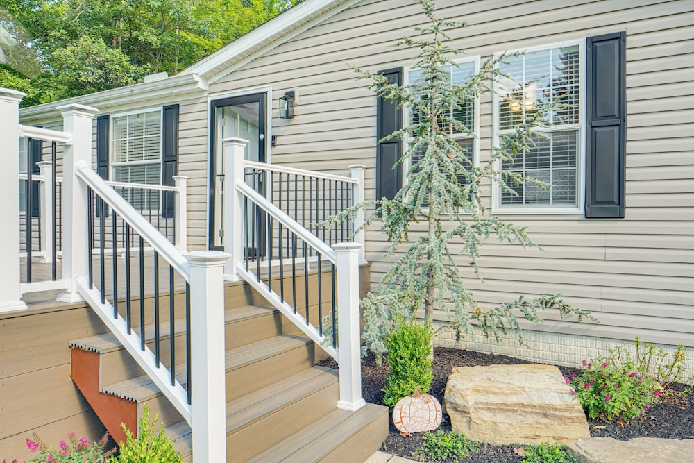 1 Mi to Geneva SP: Family Home w/ Game Room & Yard