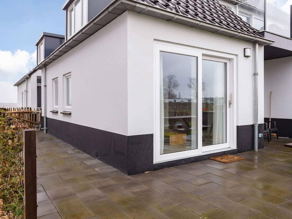 Apartment Near Sneekermeer With Marina Access