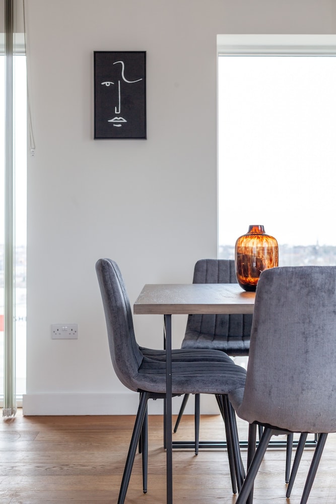 The Thames Collection