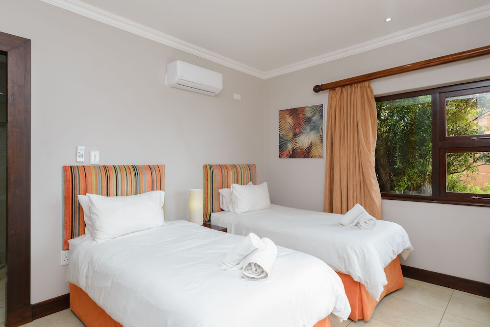 San Lameer Villa Rentals 14328