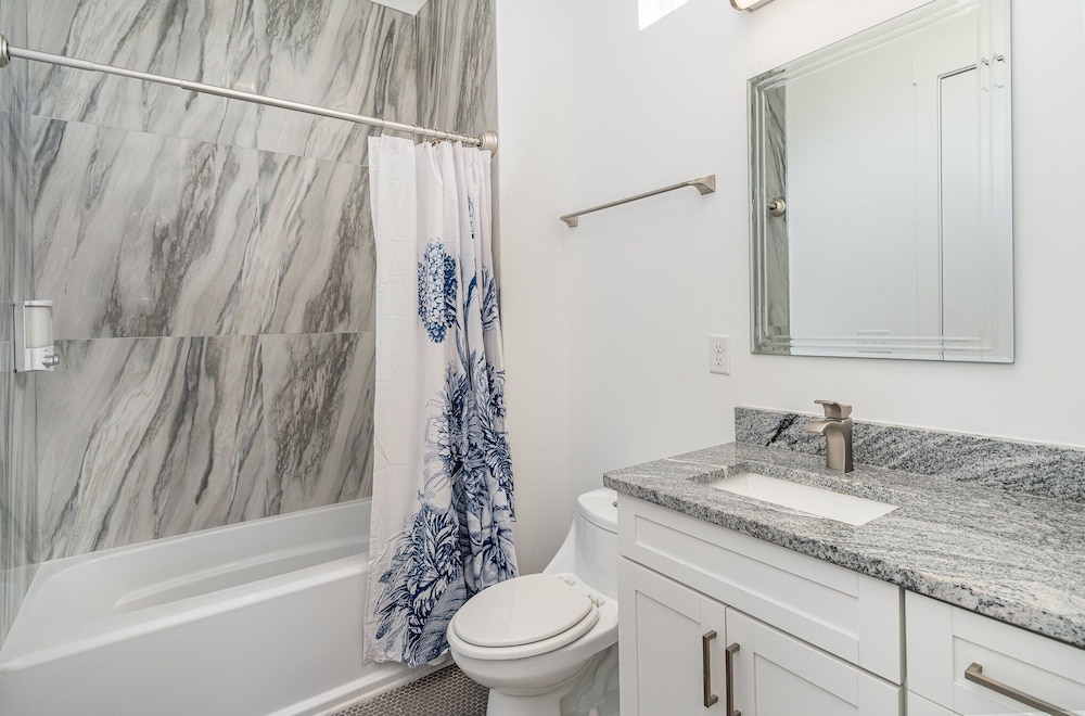 Gallatin Retreat-private Balcony-in East Nashville