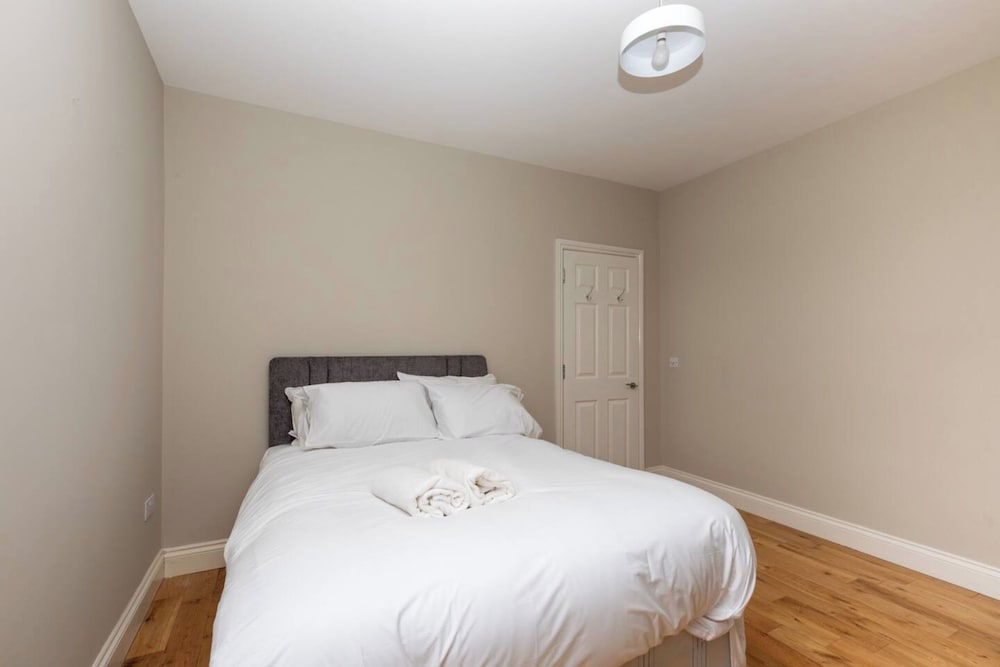 Beautiful 3BD Garden Flat - Tooting!