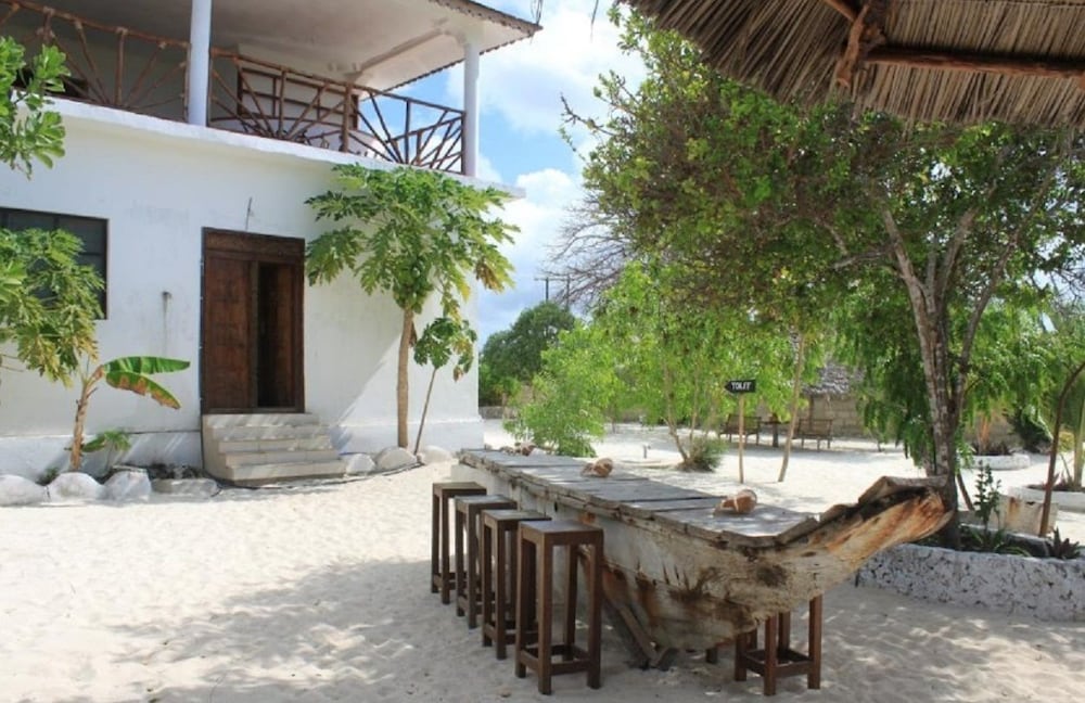 Mfumbwi Backpacker Lodge