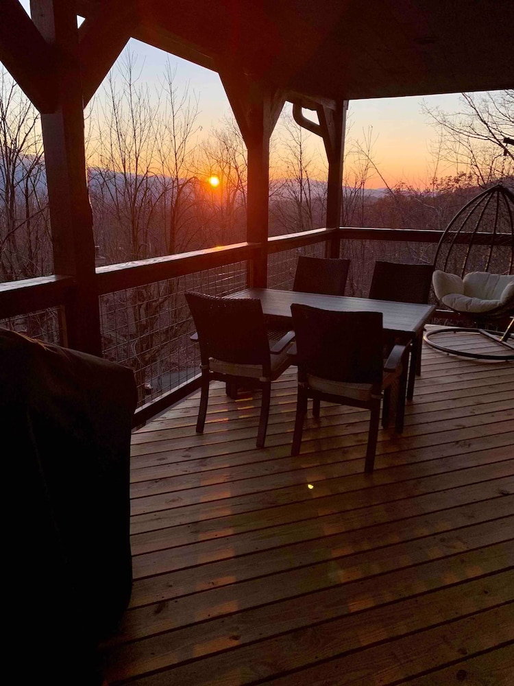 Lux Cabin Mtn Views Flat Parking Dog Friendly