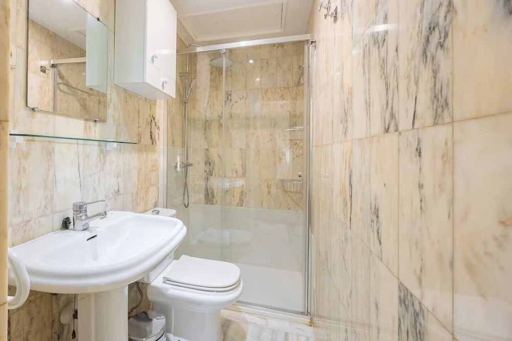 Toro 4 in Madrid With 1 Bedrooms and 1 Bathrooms