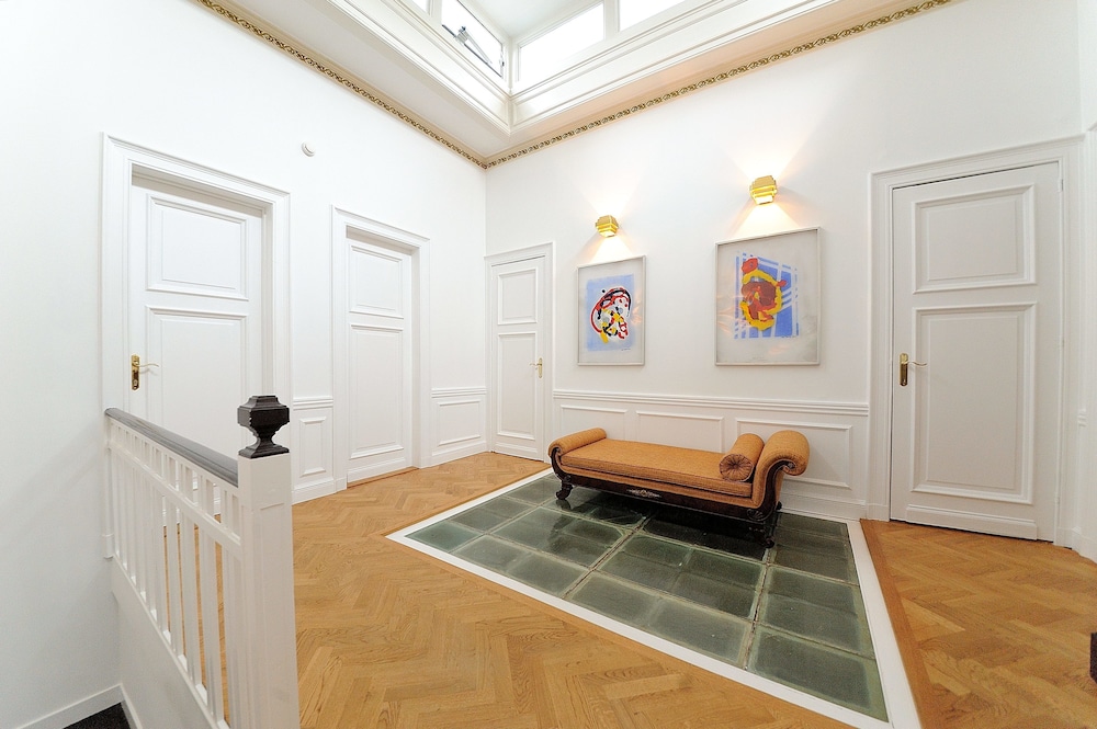 JVR108 Luxury Guesthouse