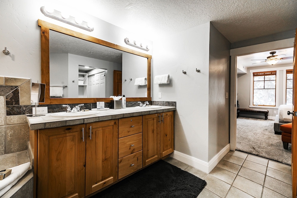 Park City Ski Resort - Town Pointe Condos