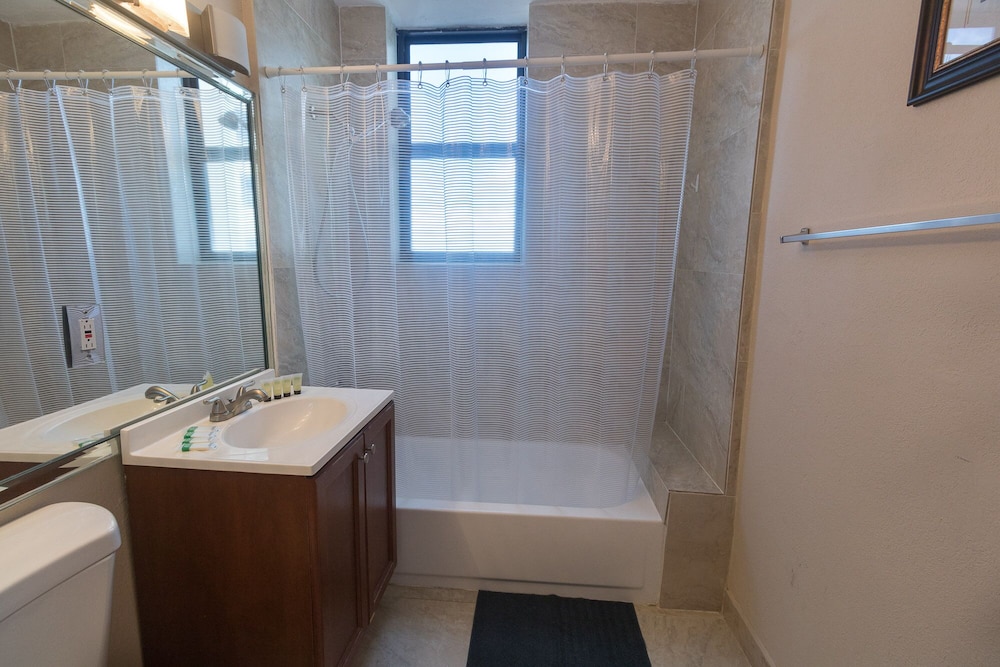 403 Ocean View Apartment Hollywood view 4